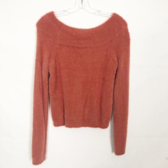 Forever 21 Eyelash Fuzzy Cropped Pullover Sweater Size Medium - Picture 5 of 8